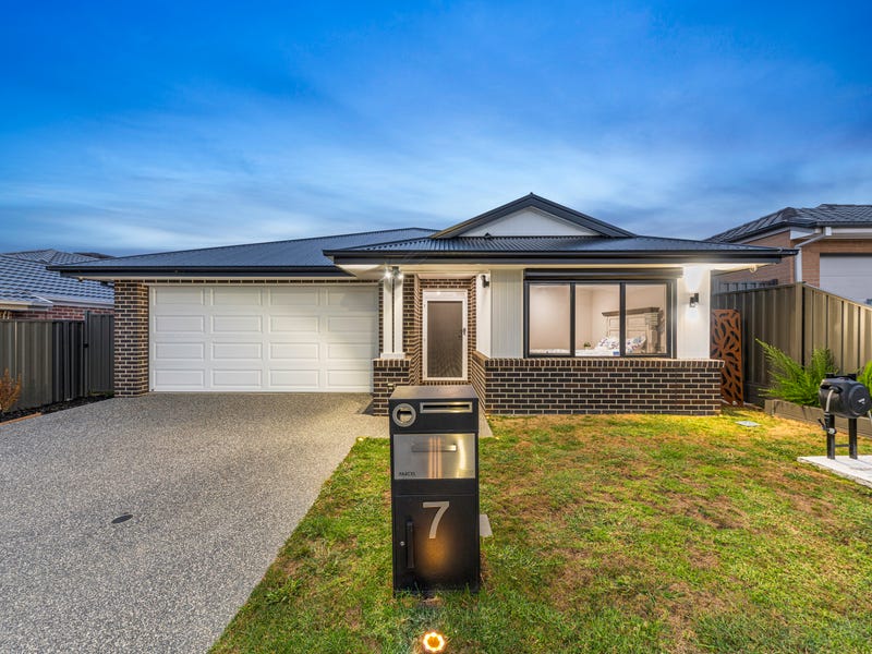 7 Snowbird Road, Pakenham, Vic 3810 House for Sale