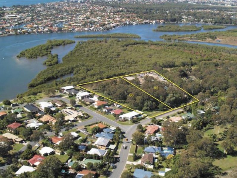 9294 Crescent Avenue, Hope Island, QLD 4212