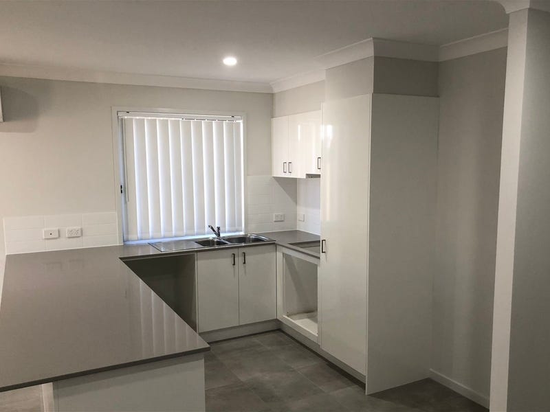 15 Narella Street, Collingwood Park, Qld 4301 House for Rent