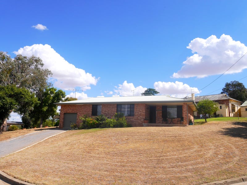 1 Frost Place, Cowra, NSW 2794 Property Details