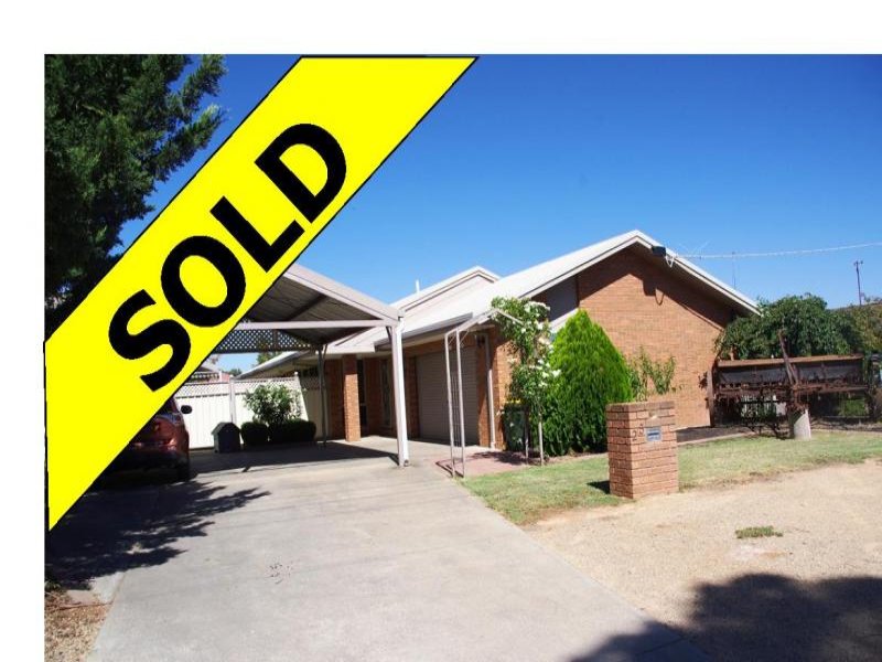 25 Moss Street, Numurkah, VIC 3636