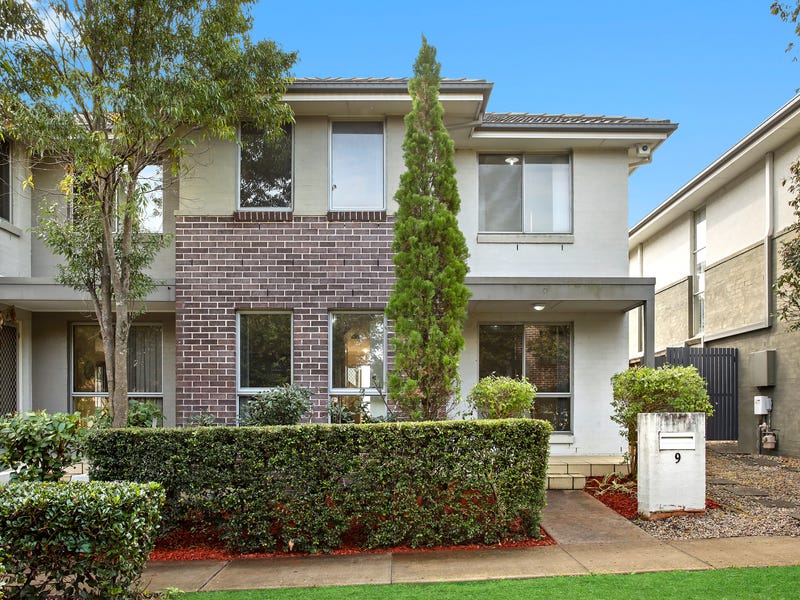 9 Mary Ann Drive, Glenfield, NSW 2167