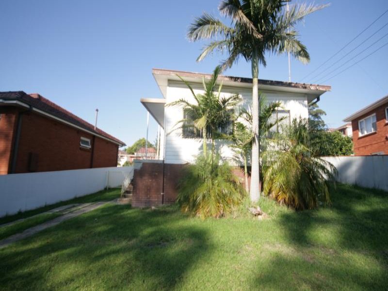 37 Cummins St, Unanderra, NSW 2526 Property Details