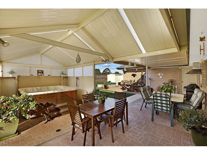 12 Barrington Drive, Woongarrah, NSW 2259 Property Details
