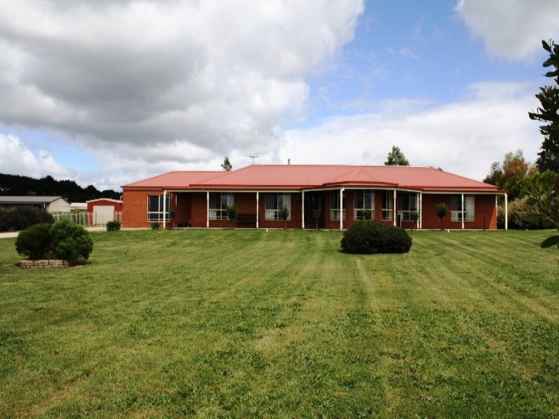 22 Stuartfield Avenue, Romsey, Vic 3434 Property Details