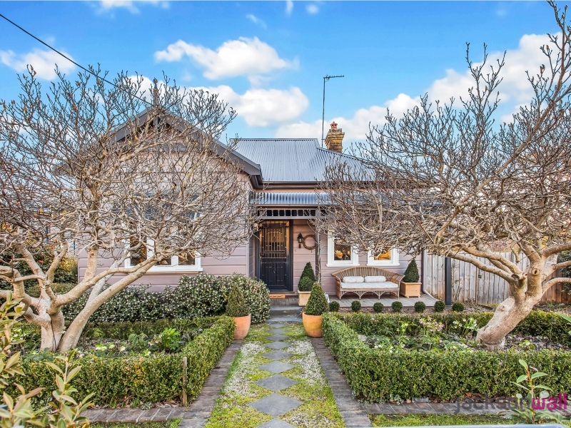 35 Throsby Street, Moss Vale, NSW 2577 35 Throsby Street, Moss Vale, NSW 2577