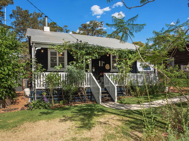 12 Staff Street, Jarrahdale, WA 6124