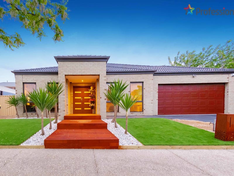 15 Wattlepark Street, Caroline Springs, Vic 3023 House for Sale