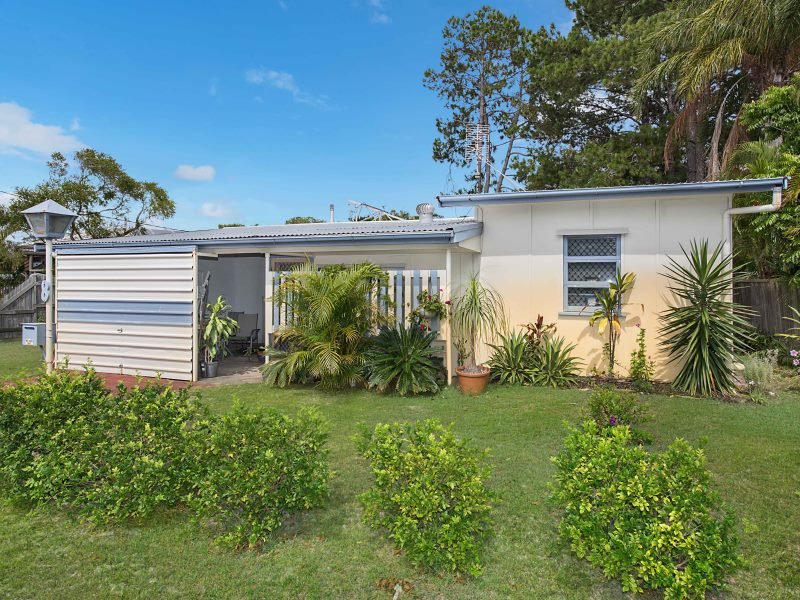8 Blaxland Street, Golden Beach, QLD 4551