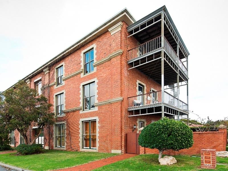 4/51 Rule Street, North Fremantle, WA 6159