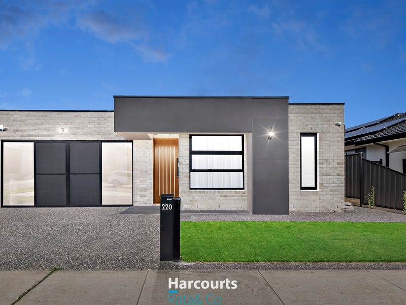 220 Highlander Drive, Craigieburn, Vic 3064 House for Sale