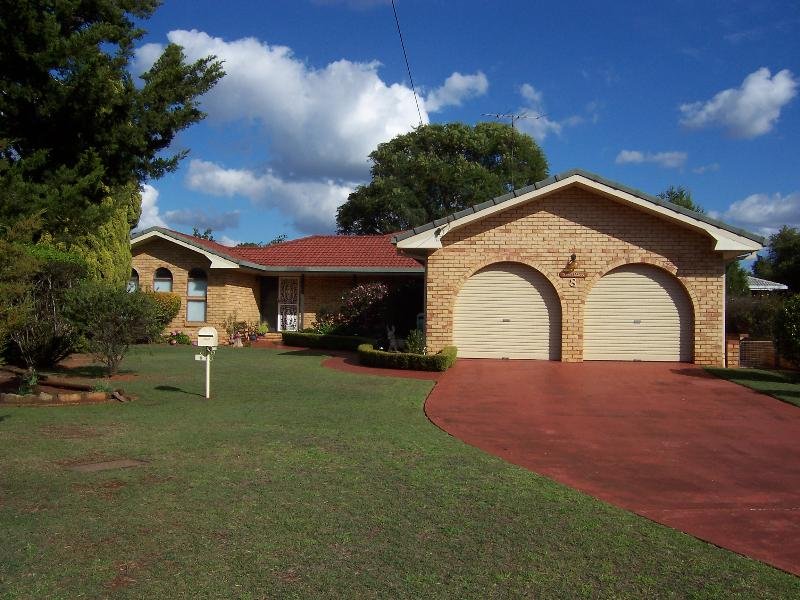 8 Belcher Drive, Glenvale, QLD 4350