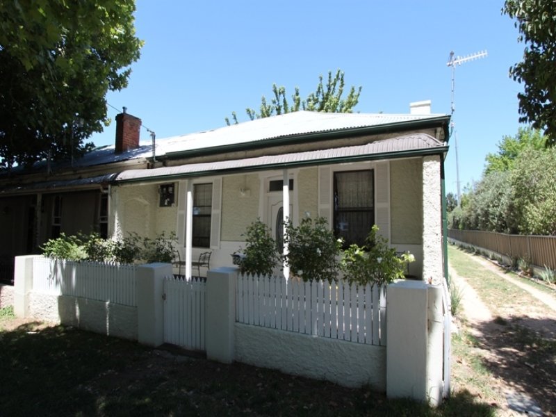 32 Seymour Street, Bathurst, NSW 2795 Property Details