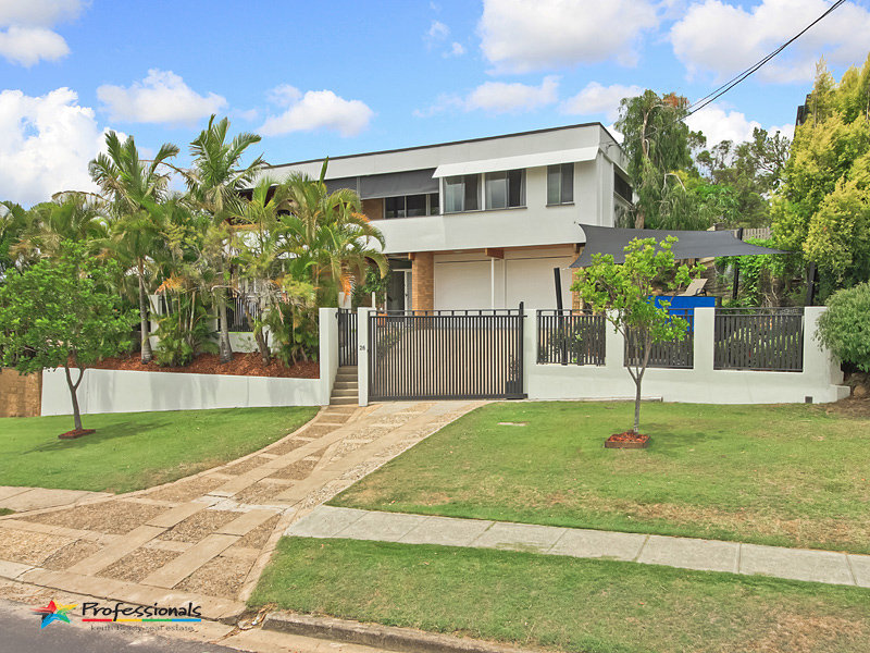 26 Coleridge Street, Stafford Heights, QLD 4053
