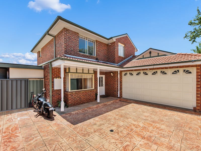 2/2A Stratheden Court, Sydenham, VIC 3037