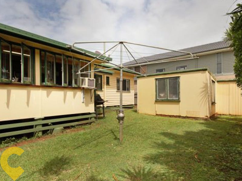 2 Herbert Street, Scarborough, QLD 4020