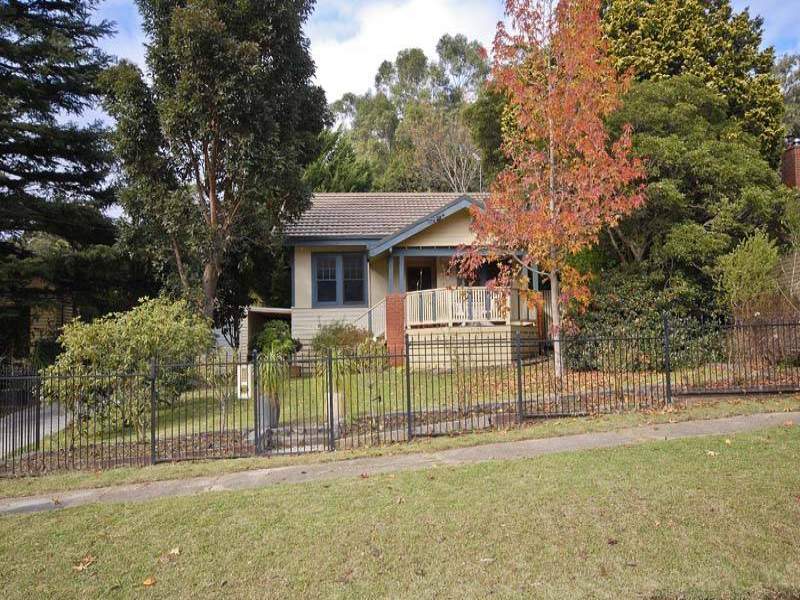 13 Park Road, Warburton, VIC 3799