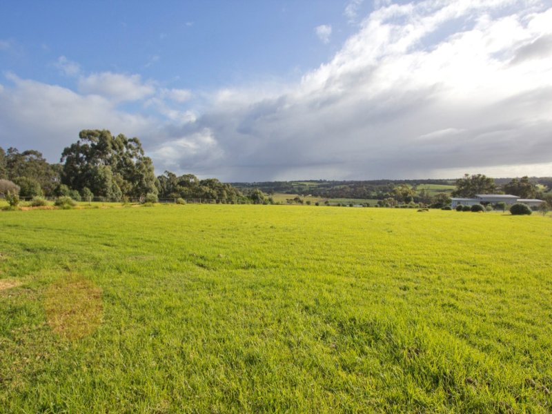 19-hillview-rise-lower-king-wa-6330-realestate-au