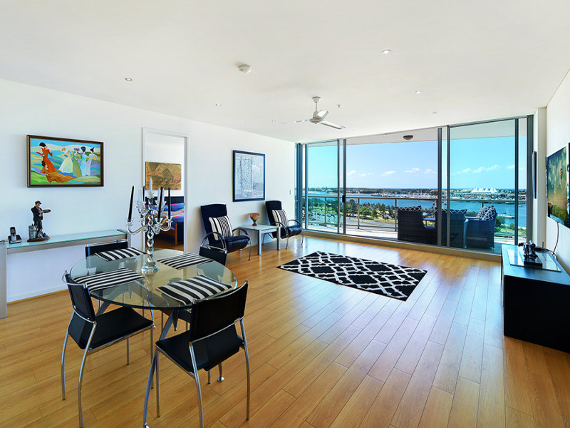 1 Como Crescent, Southport, Qld 4215 Property Details