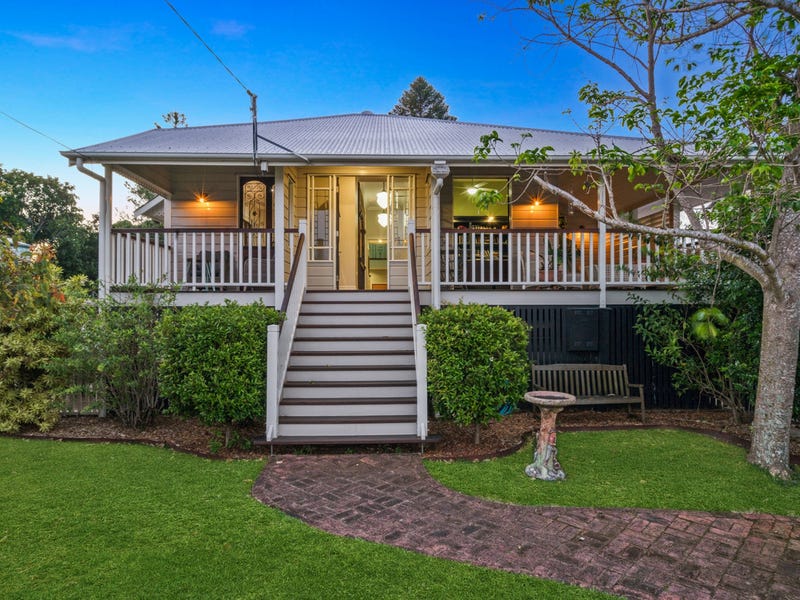 85 Palm Avenue, Shorncliffe, QLD 4017