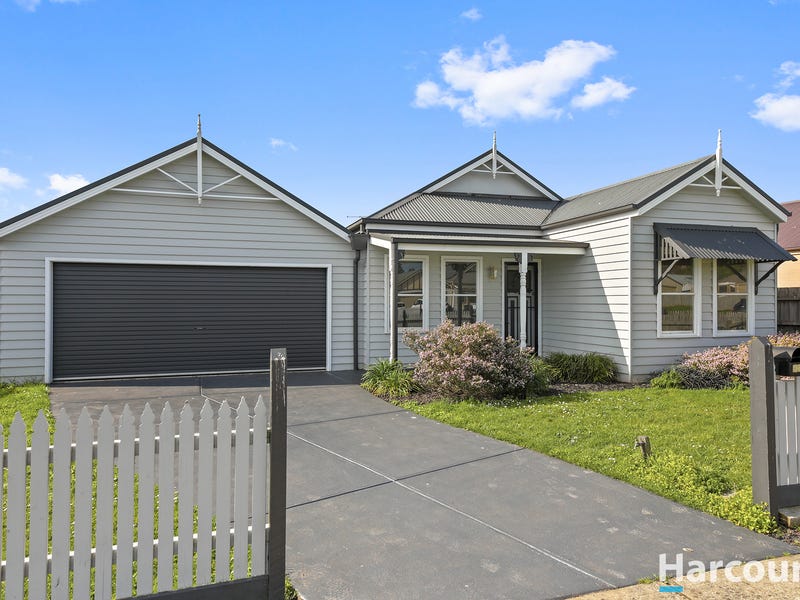 90 Cook Street, Drouin, Vic 3818 House for Sale