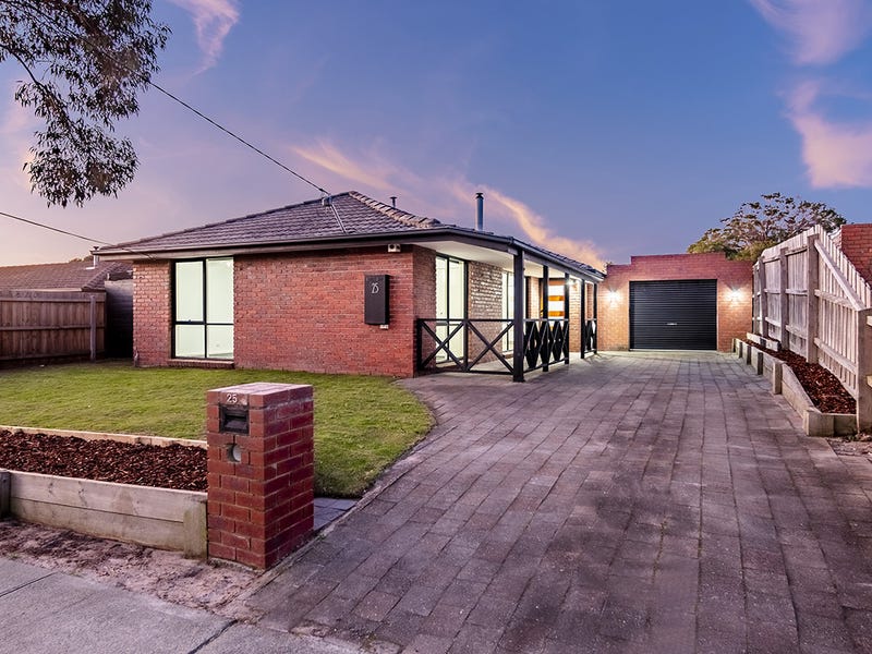 25 Cockatoo Drive, Carrum Downs, VIC 3201