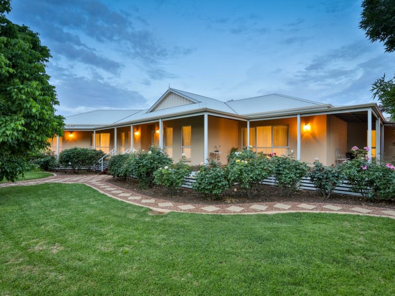 10 Grandview Way, Mildura, Vic 3500 Property Details