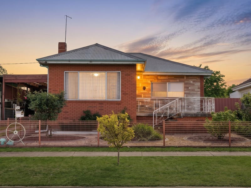 Collins Singer 14 Collins Street, Queanbeyan, NSW 2620 - House for Sale - realestate ...