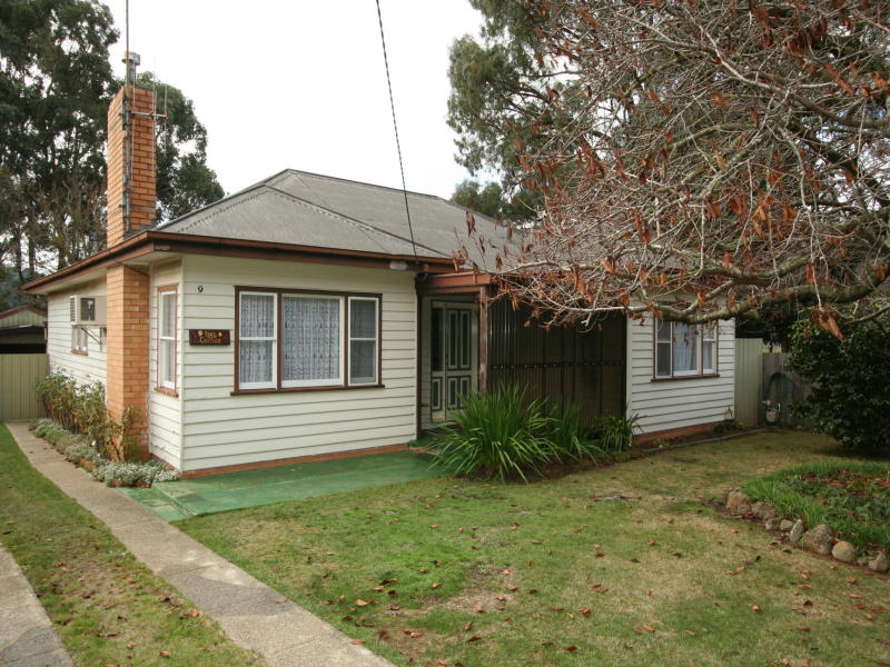 9 Urquhart Street, Woodend, Vic 3442 Property Details