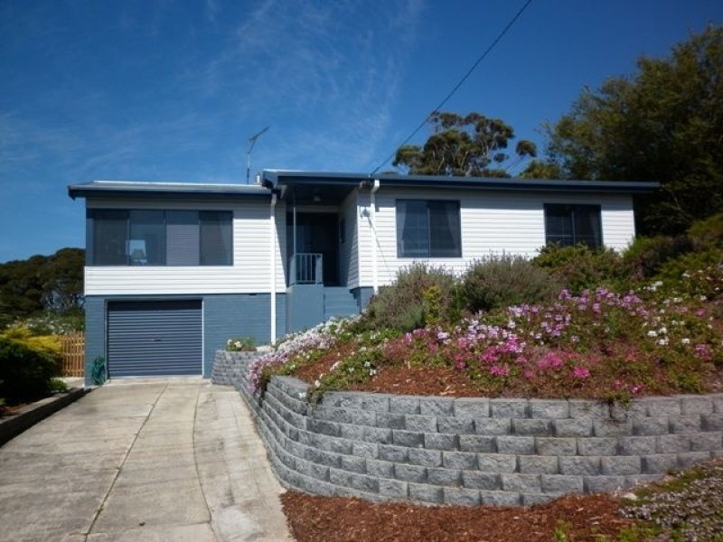 11 Seaside Crescent, Penguin, Tas 7316 Property Details