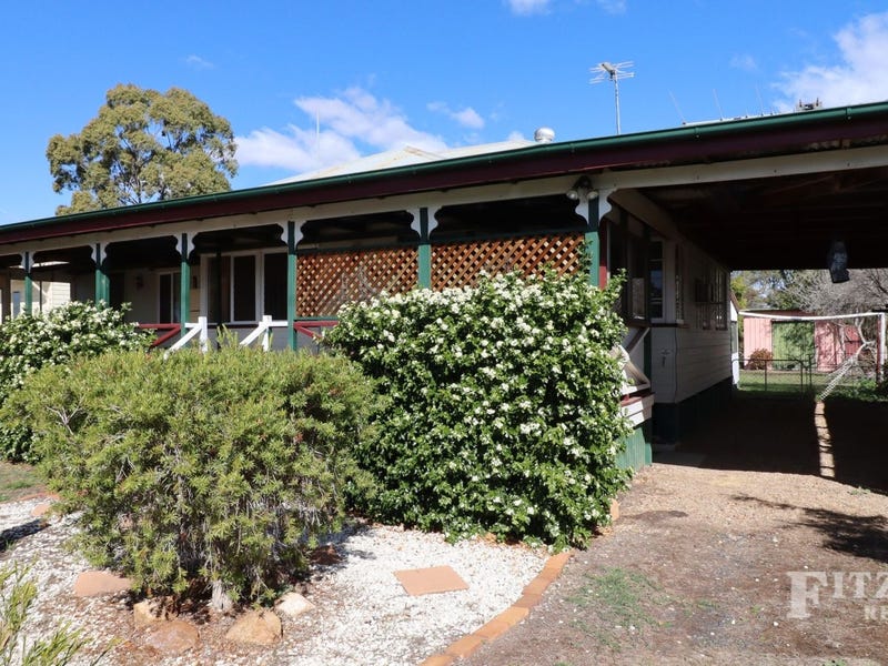 136 Bunya Street, Dalby, QLD 4405