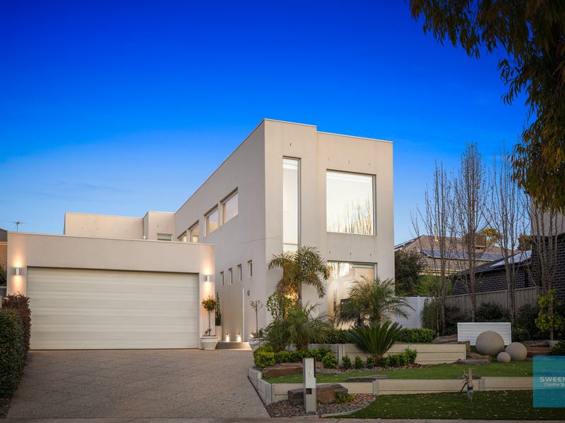 6 Caesia Way Caroline Springs Vic 3023 Property Details