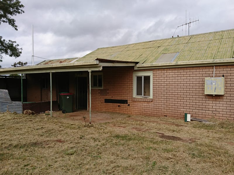 34 Croft Street, Trundle, NSW 2875 Property Details