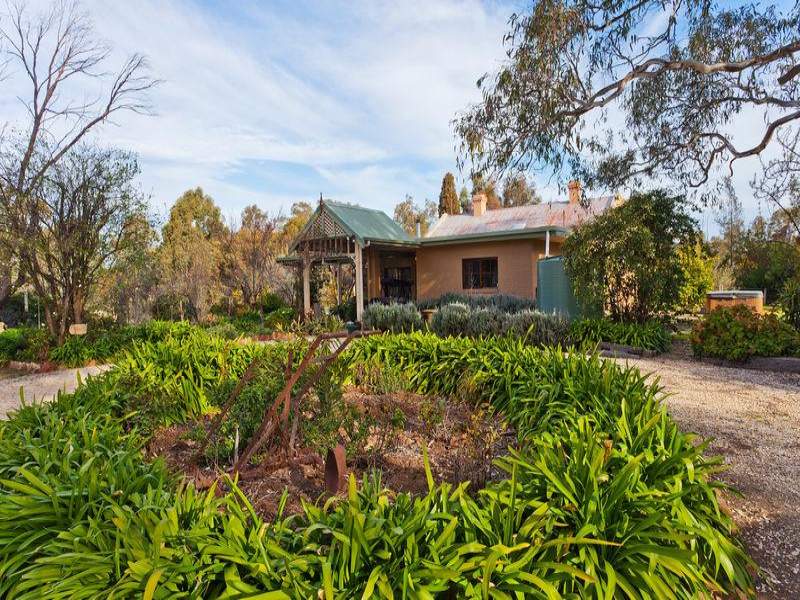 159 Red Tank Road, Emu Creek, Vic 3551