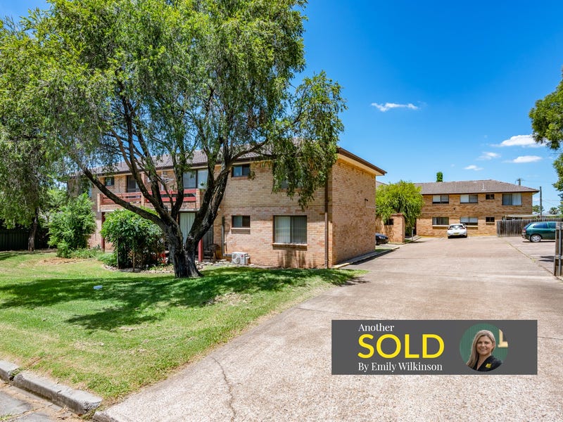 2/82 Blaxland Avenue, Singleton Heights, NSW 2330