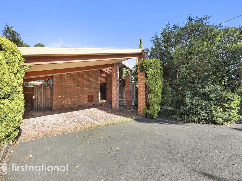 9 School Road, Willow Grove, VIC 3825