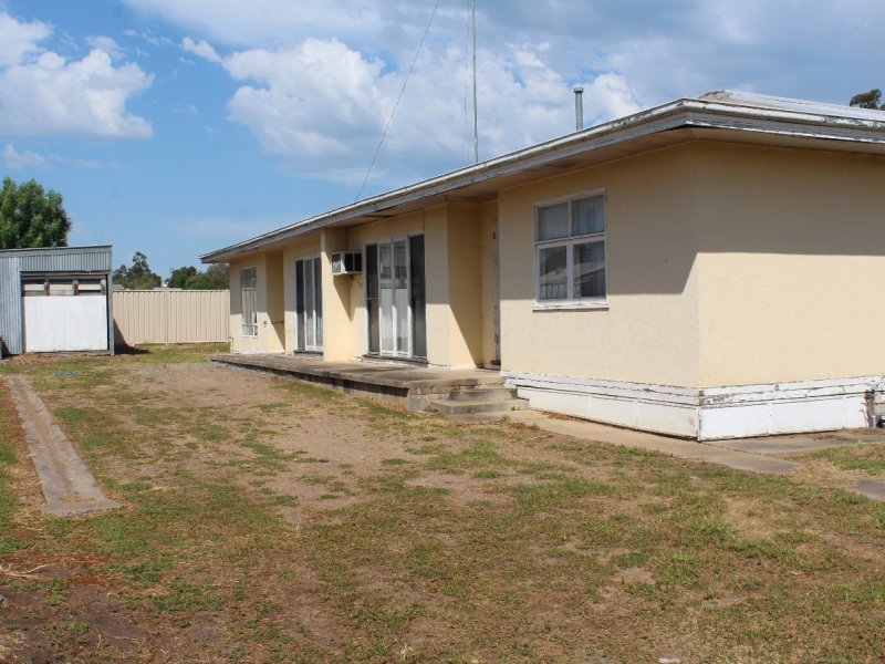 74 Street, Hamilton, Vic 3300 Property Details