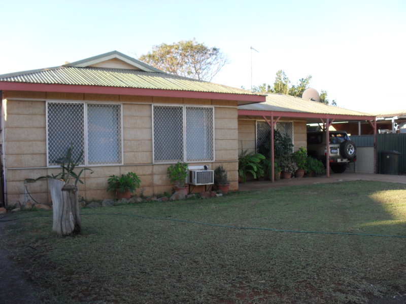 4 Watts Place Baynton, Karratha, WA 6714 Property Details