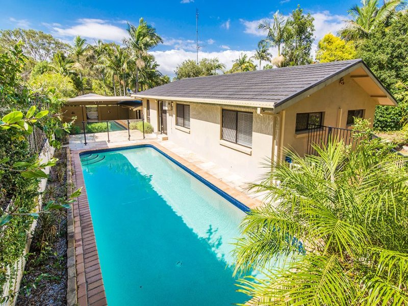 6 Evans Drive, Benowa, Qld 4217 Property Details