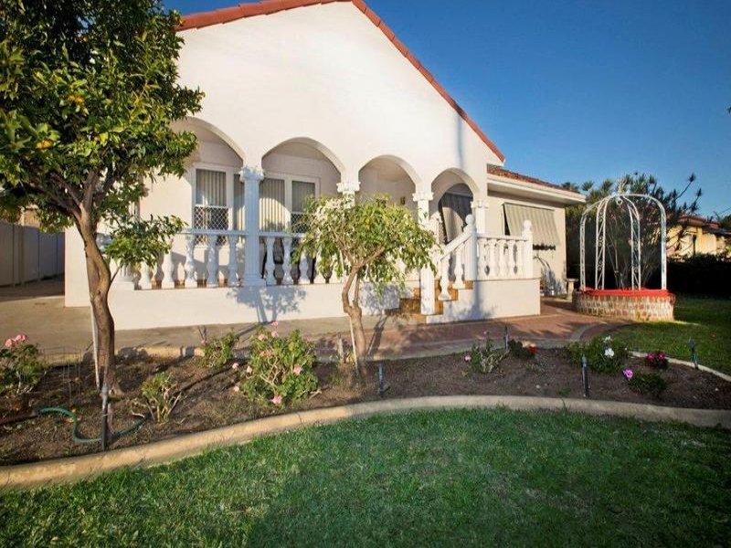 18 York Street, Beaconsfield, WA 6162 Property Details