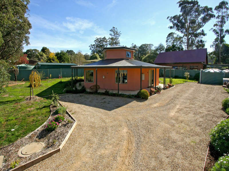 11 Glenburn Road, Kinglake, Vic 3763 Property Details
