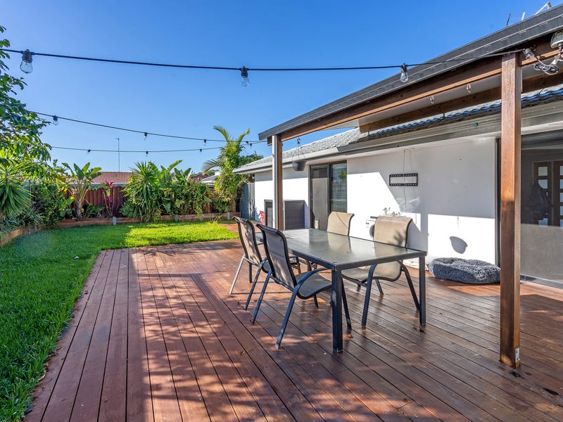23 Oceanic Drive, Mermaid Waters, QLD 4218