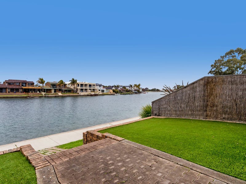 Unit 1/5 Redsails Court, West Lakes Shore, SA 5020 Townhouse for Sale