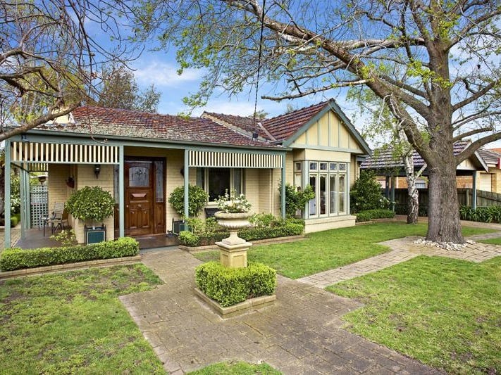 4 Bronte Court, Hampton, Vic 3188