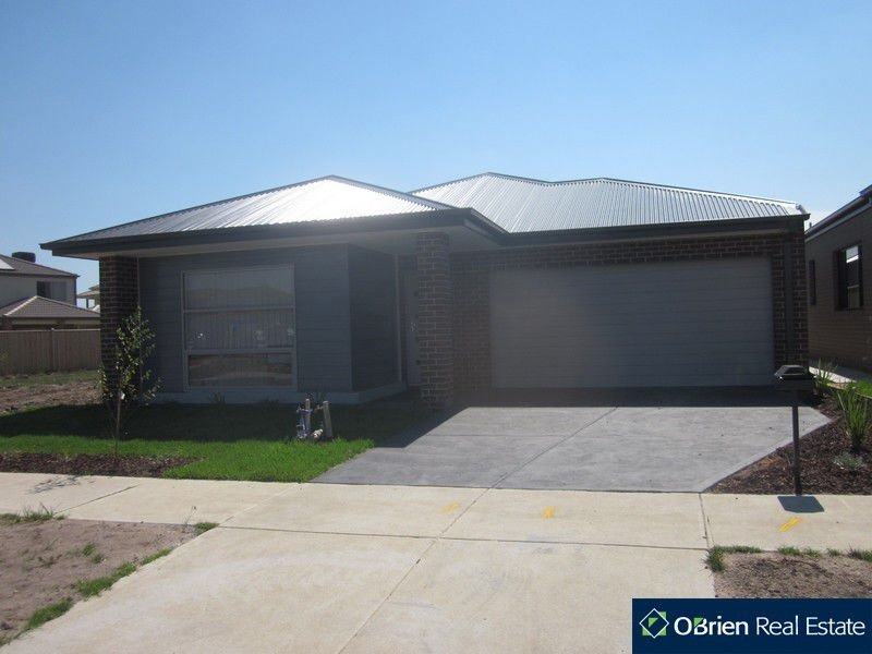7 Esk Street, Clyde North, VIC