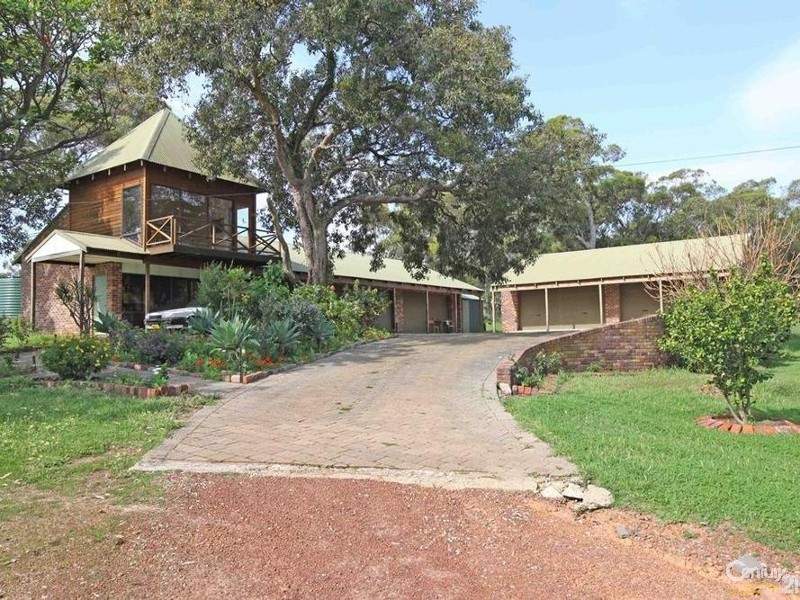 214 Holmes Road, Forrestfield, WA 6058 Property Details