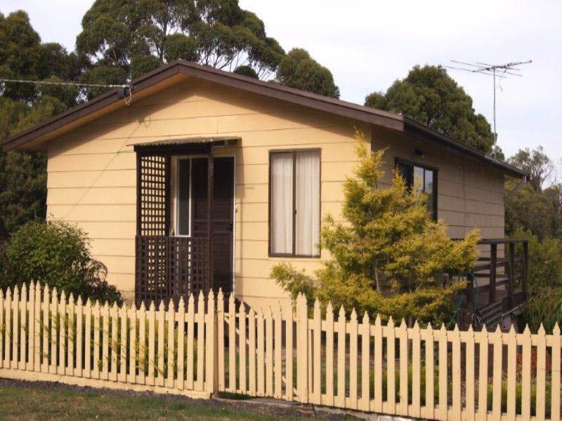 10 ROBINSON CRESCENT, Grantville, Vic 3984 Property Details