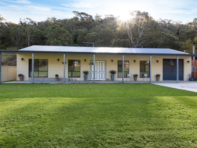 115 Foxlow Street, Captains Flat, NSW 2623