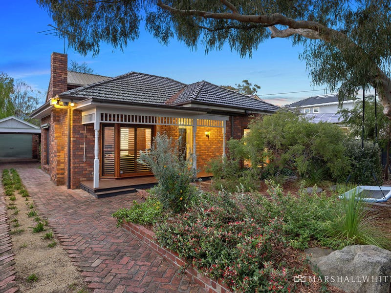 15 Raynes Park Road, Hampton, Vic 3188 Property Details