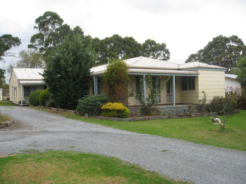 216 Toomuc Valley Road, Pakenham, Vic 3810 Property Details